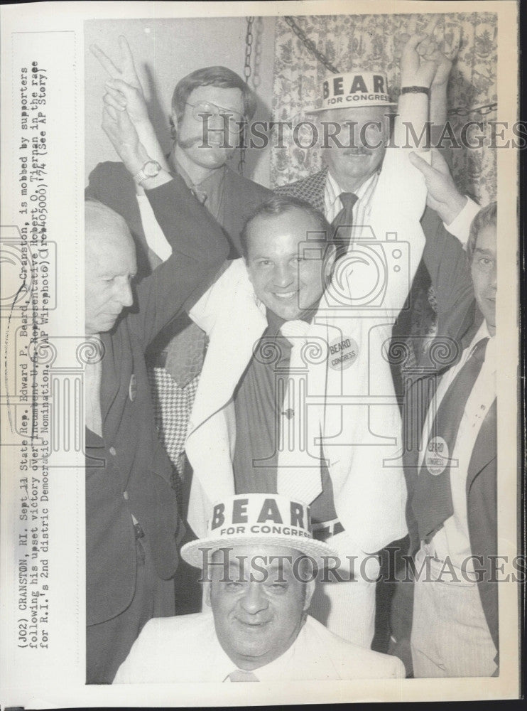 1974 Press Photo R.I.  Rep Edward P. Beard and campaign supporters - Historic Images