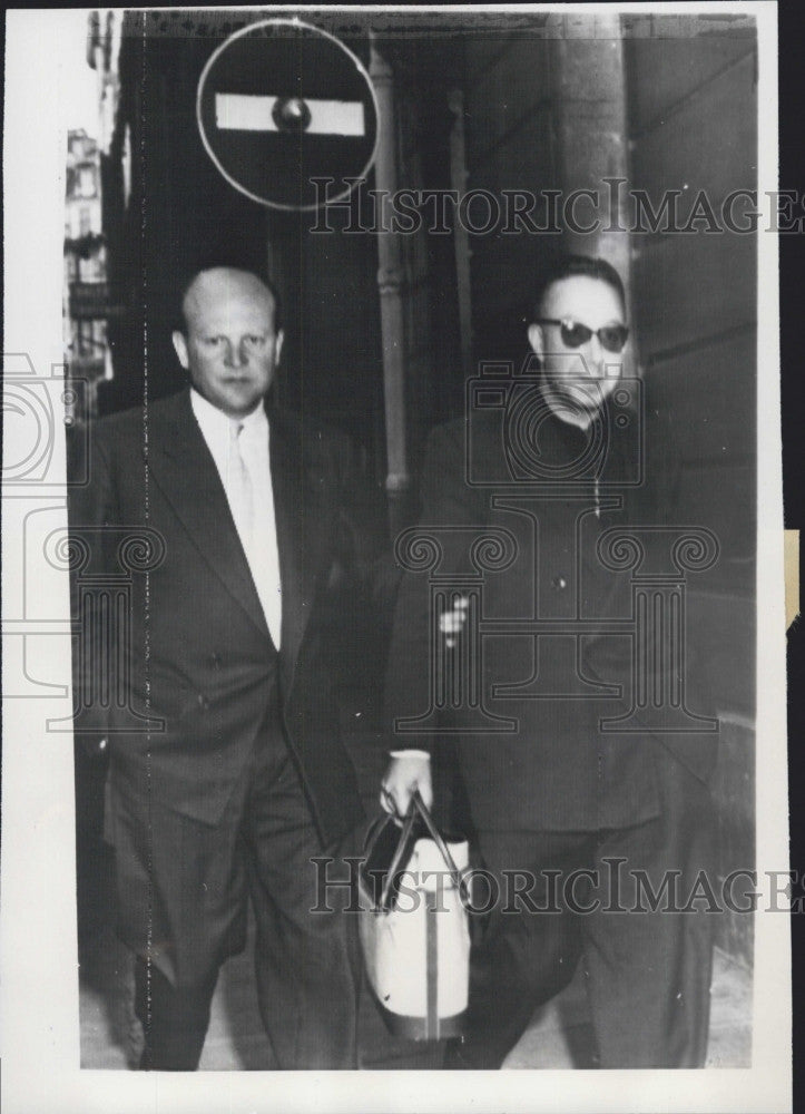 1954 Press Photo Andre Baranes Communist Columnist &amp; Editor Arrested Espionage - Historic Images