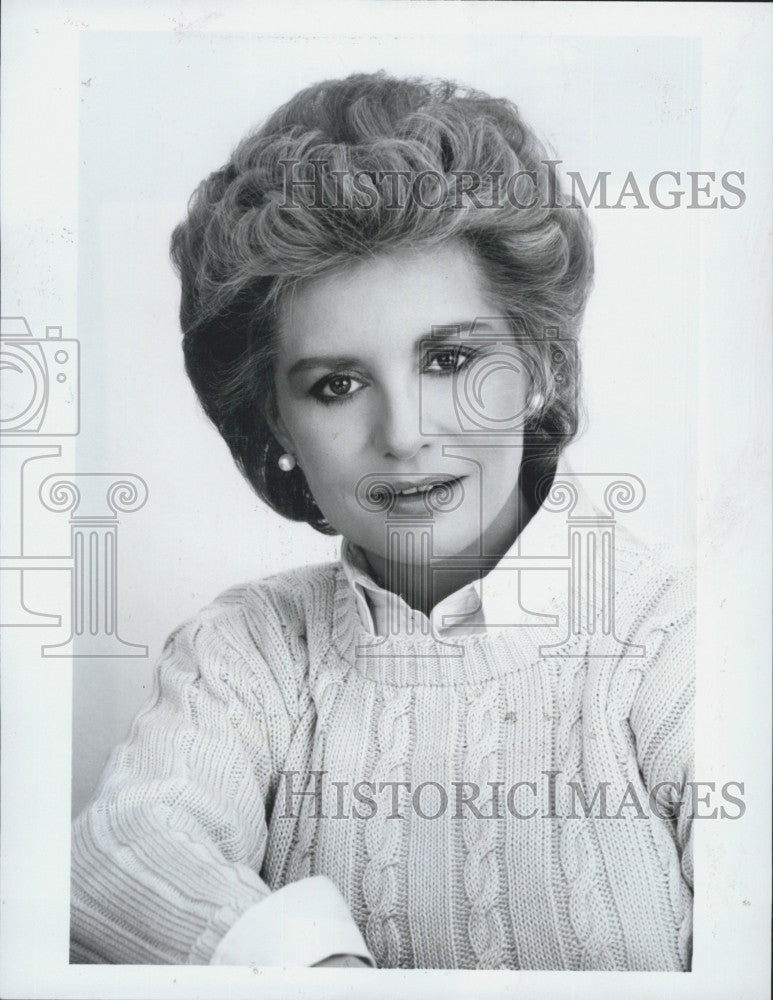 Press Photo Broadcast Journalist Barbara Walters - Historic Images