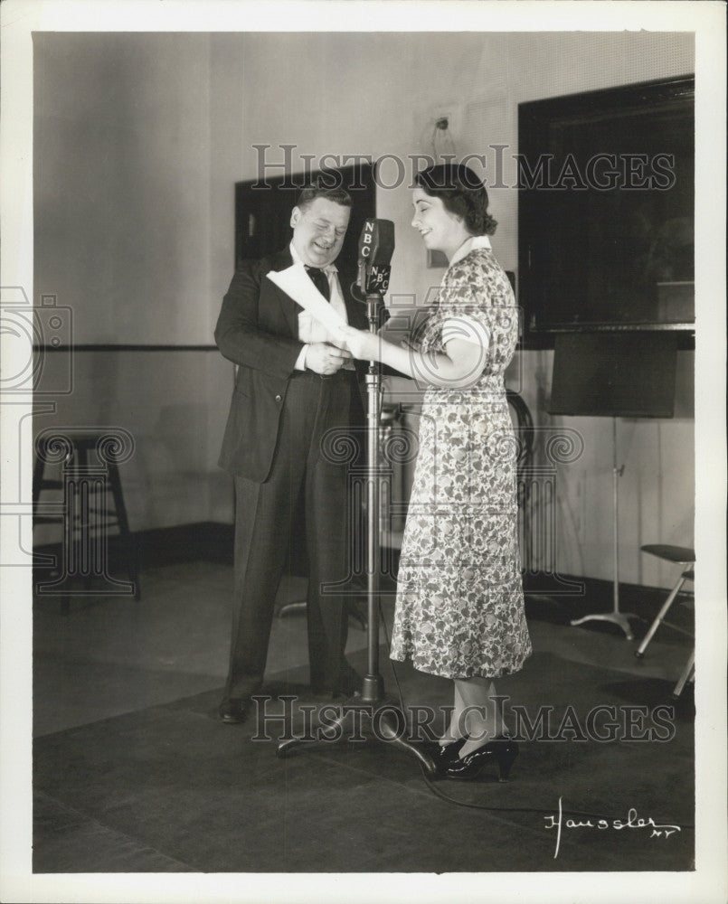 1937 Press Photo Wilmer Walter and Peggy Allenby, Radio serials over NBC. - Historic Images