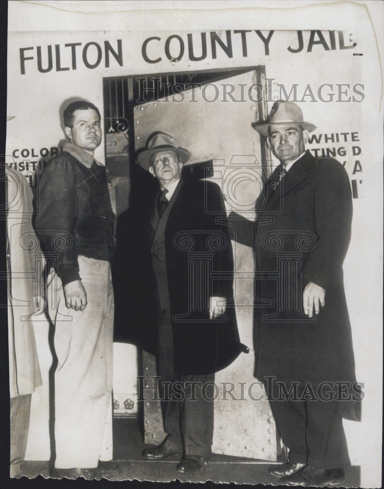 1947 Press Photo Homer Loomis, Jr., Deputy Sheriffs C.C. Puckett, G. Rayner - Historic Images