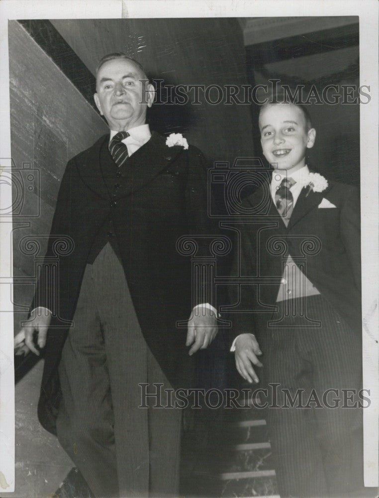 1956 Press Photo Cambridge City Councilor John D. Lynch, nephew J. Brusch - Historic Images