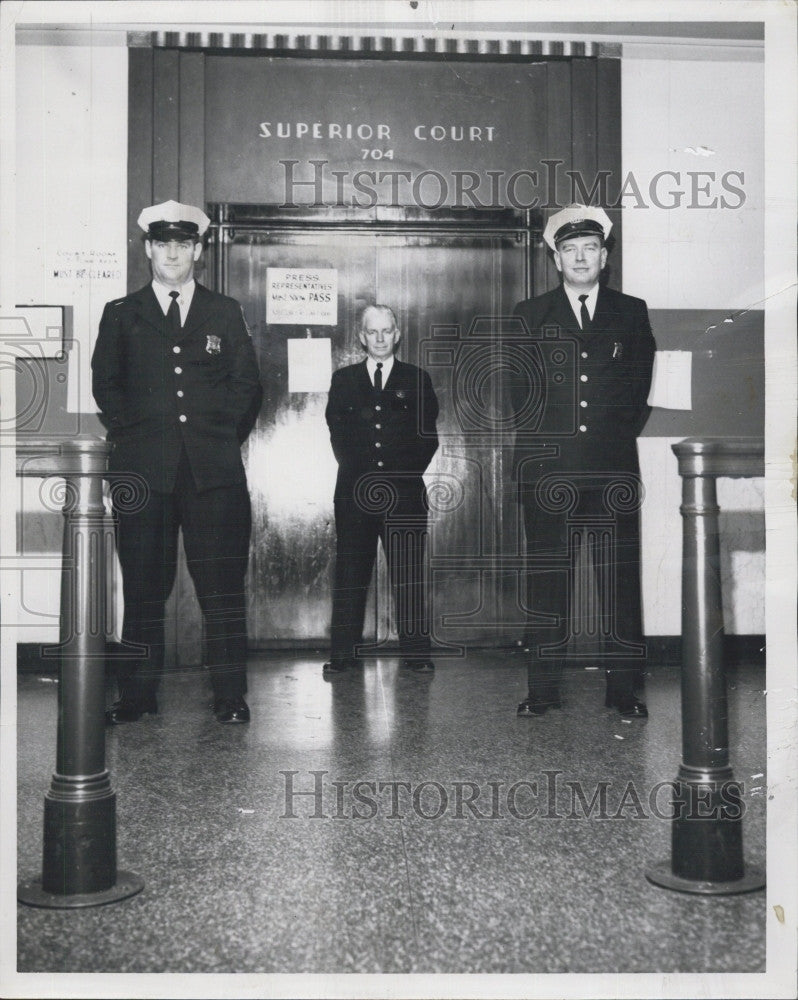 1960 Press Photo Court Officer Jimmy Collins, Tom Ralph, Joe Parker - Historic Images