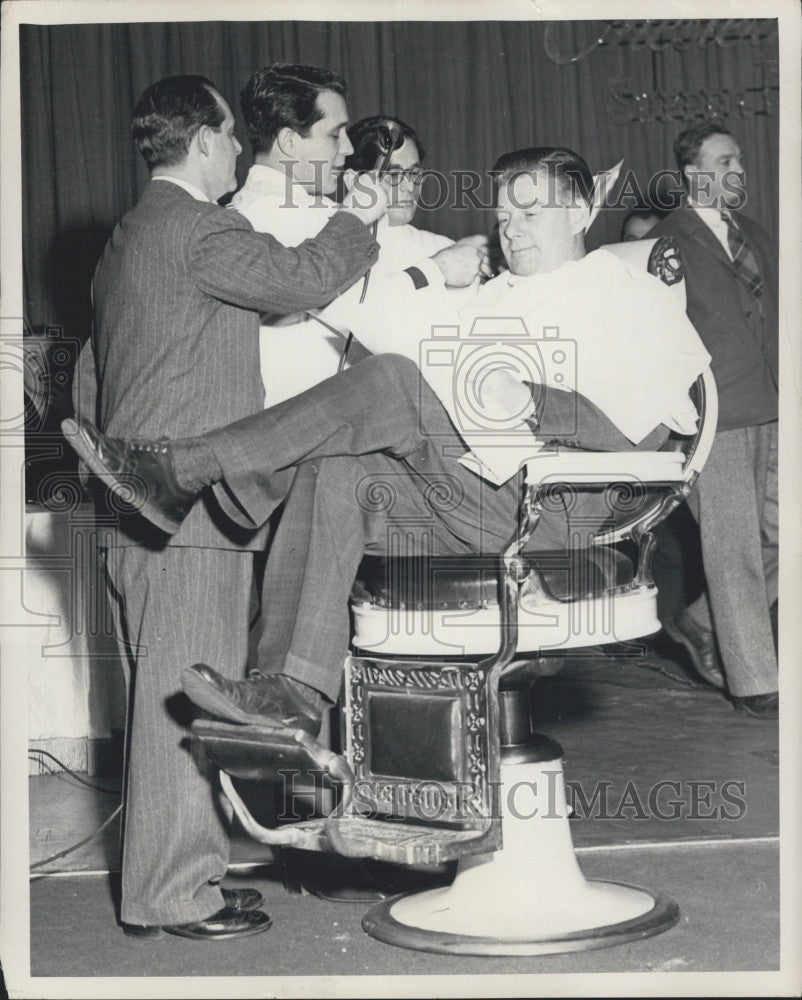 1956 Press Photo Perry Como during Chester fall Supper Club Show - Historic Images