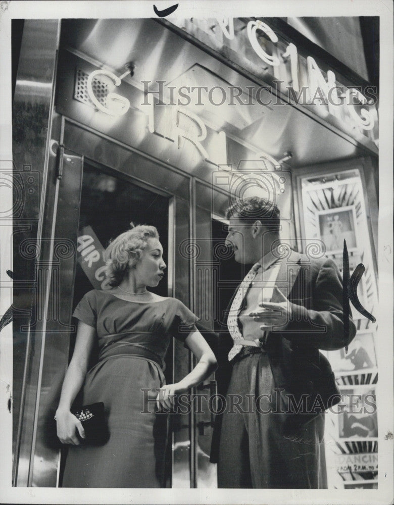 1955 Press Photo Joyce McCord and Ted Flicker on Broadway in New York - Historic Images