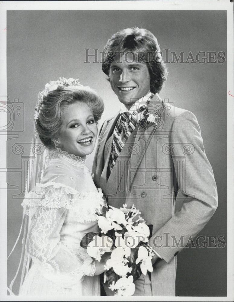 1980 Press Photo Charlene Tilton &amp; Leigh McCloskey &quot;Dallas&quot; - Historic Images