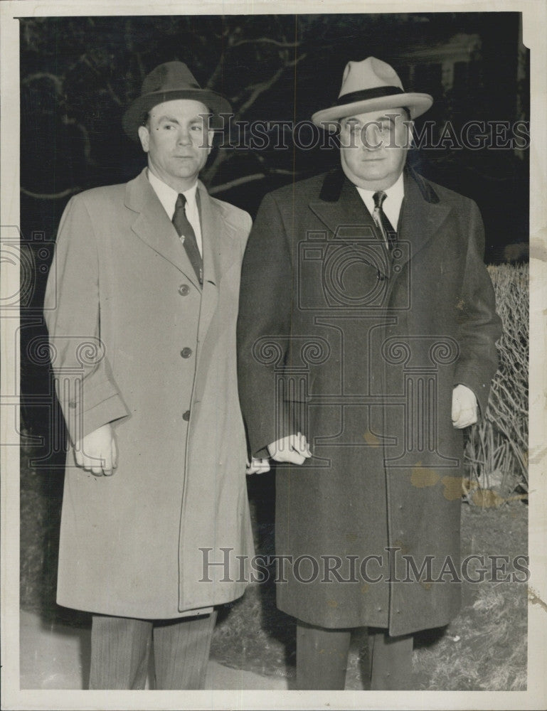 1950 Press Photo Edward McGinley &amp; Gov Paul Dever at Curley wake - Historic Images