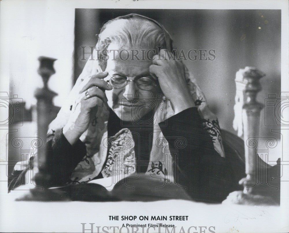 1966 Press Photo Ida Kaminska in &quot;The Shop on Main Street&quot; - Historic Images