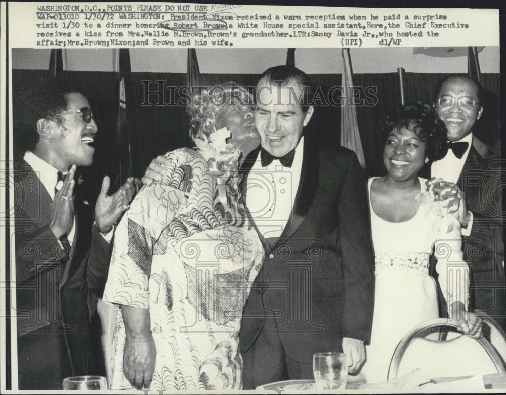 1972 Press Photo President Nixon, Robert Brown, Mrs. Nellie Brown - Historic Images