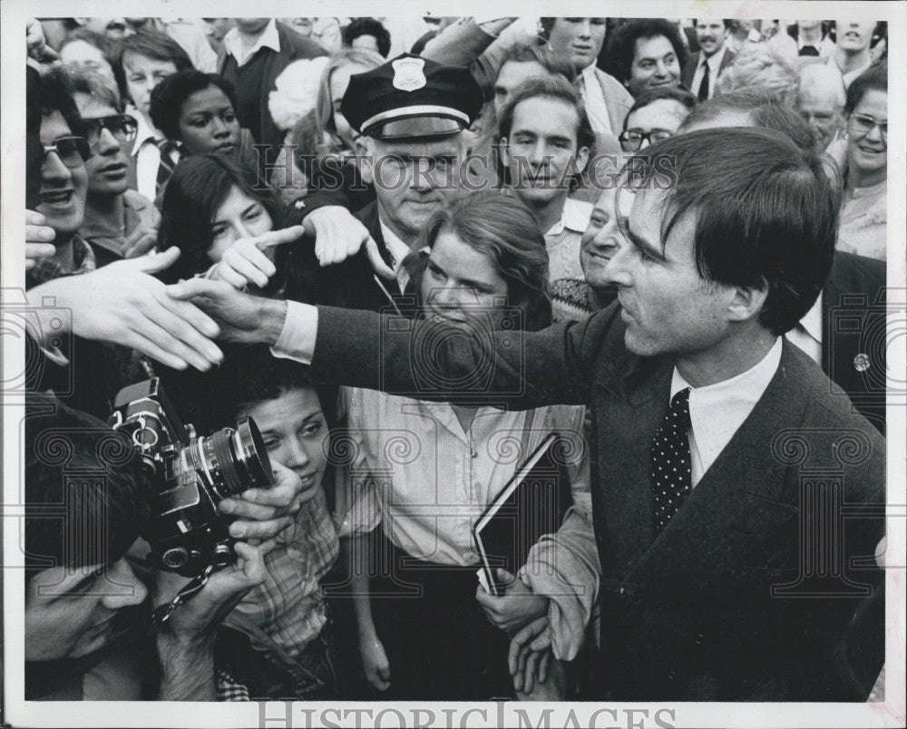 1979 Press Photo Governor Jerry Brown campaigning in Boston - Historic Images