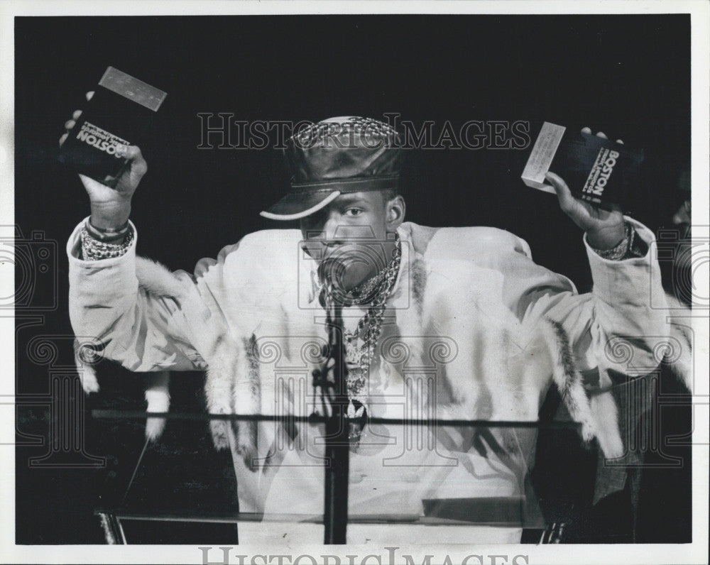 1989 Press Photo Singer Bobby Brown at Boston Music Awards - Historic Images