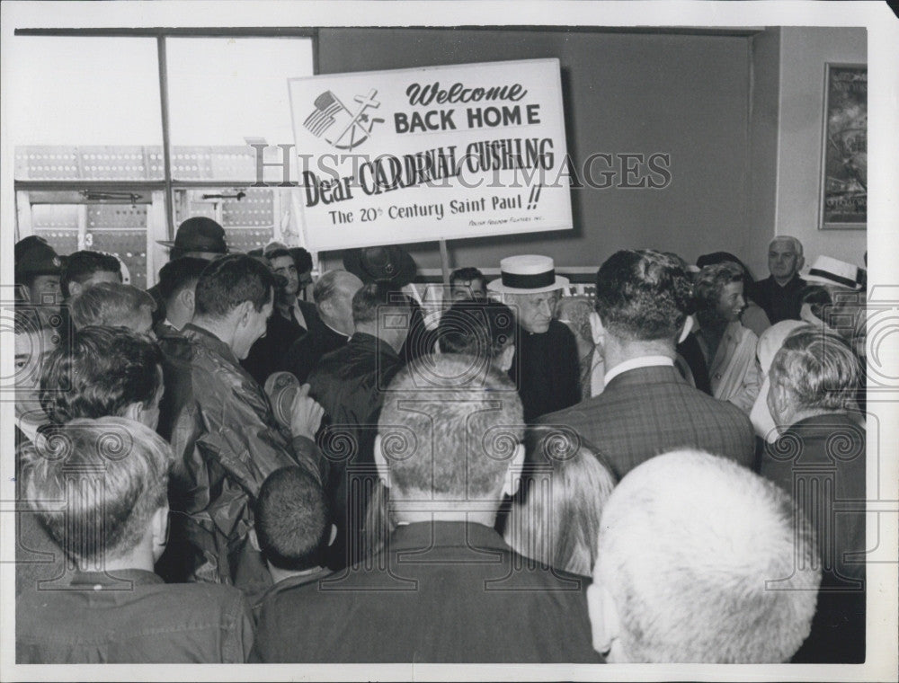 1964 Press Photo Richard Cardinal Cushing at Airport - Historic Images