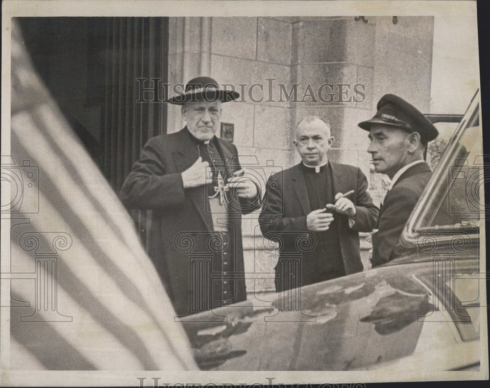 1965 Press Photo Cardinal Cushing, Monsignor Sexton - Historic Images