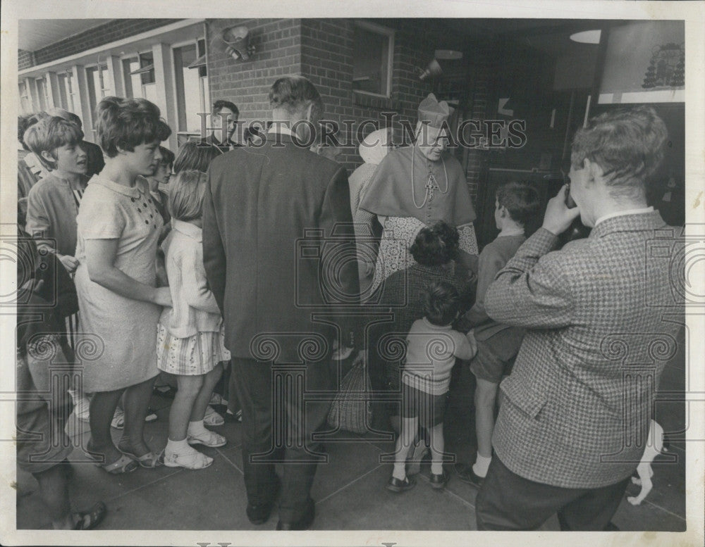 1965 Press Photo Richard Cardinal Cushing at Hospital of Medical Missionaries - Historic Images