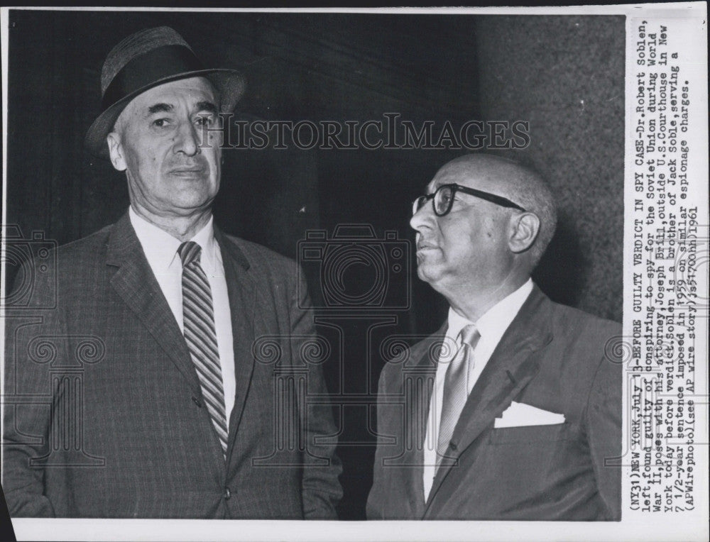 1961 Press Photo Robert Soblen and Lawyer, Joseph Brill at US Courthouse - Historic Images