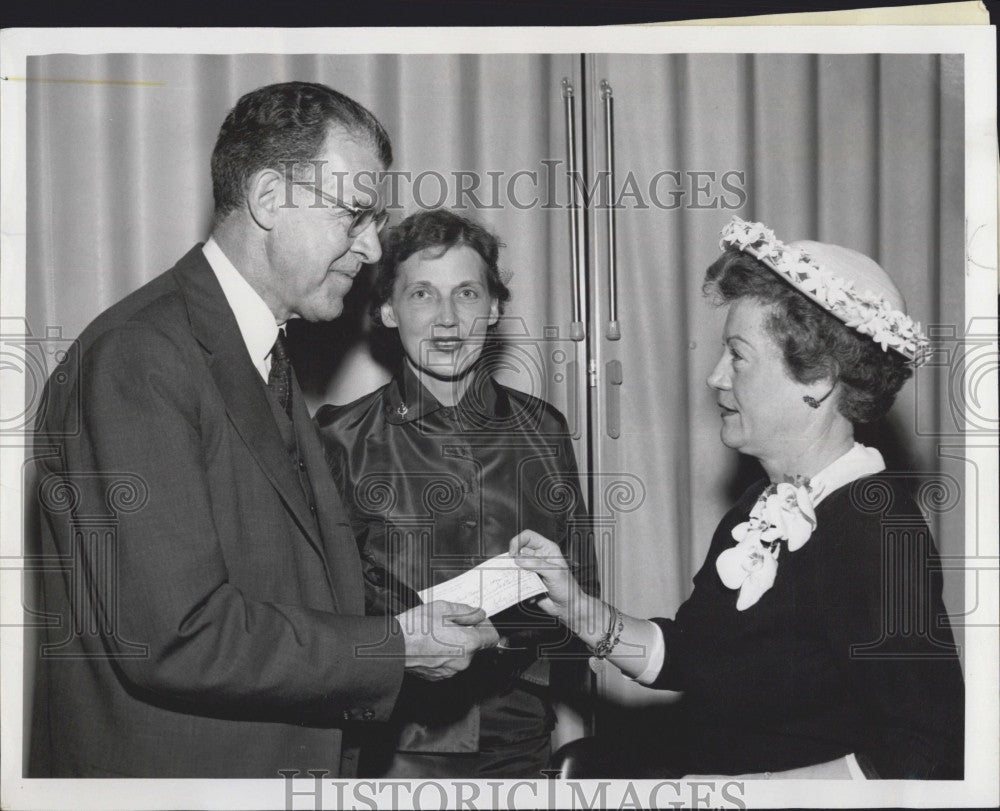 1966 Press Photo New England Baptist Hospital&#39;s Pres Dr Richard Cattell - Historic Images