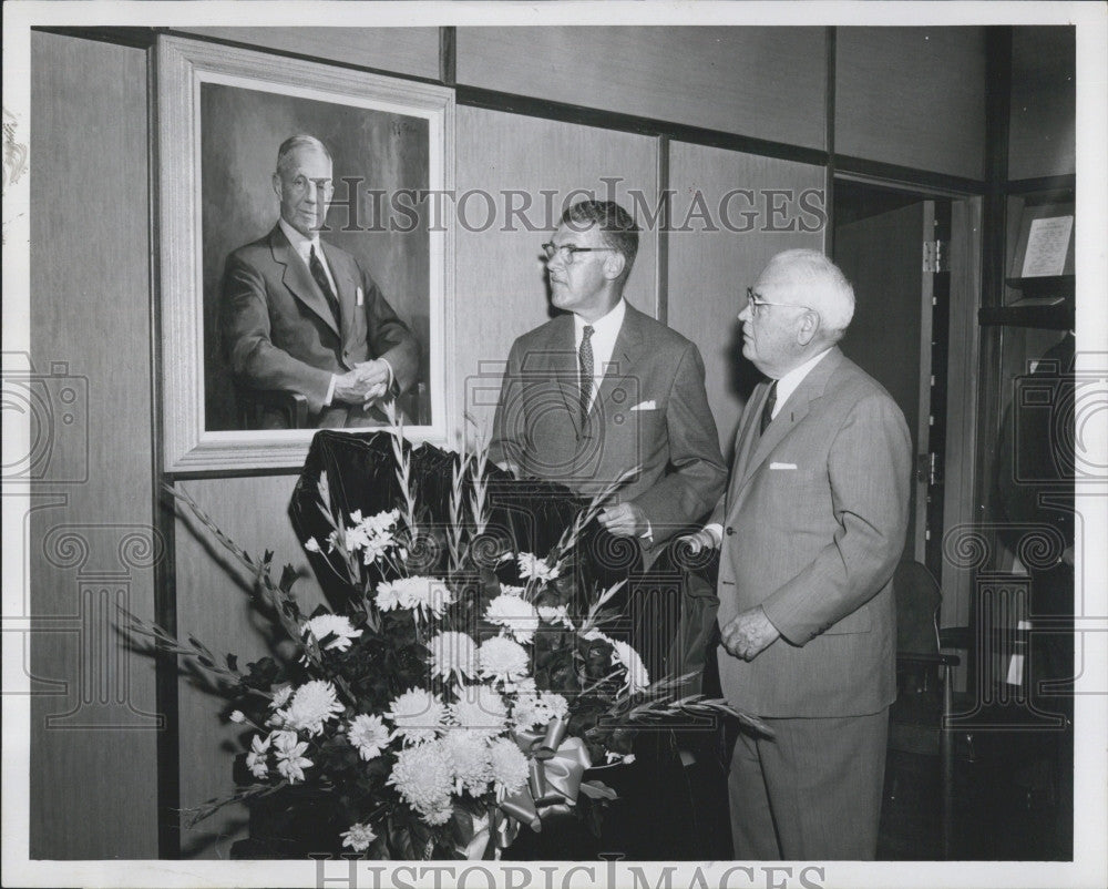 1956 Press Photo Dr. Richard B. Cattell, Dr. Arthur W. Allen - Historic Images