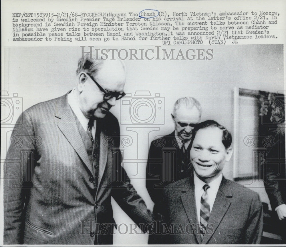 1968 Press Photo Swedish Premier Tage Erlander North Vietnam Ambassador Chanh - Historic Images