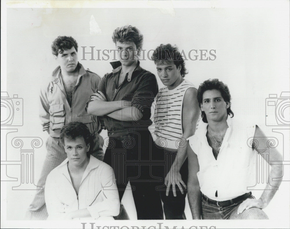 Press Photo A boy band of five guys  ready to perform - Historic Images