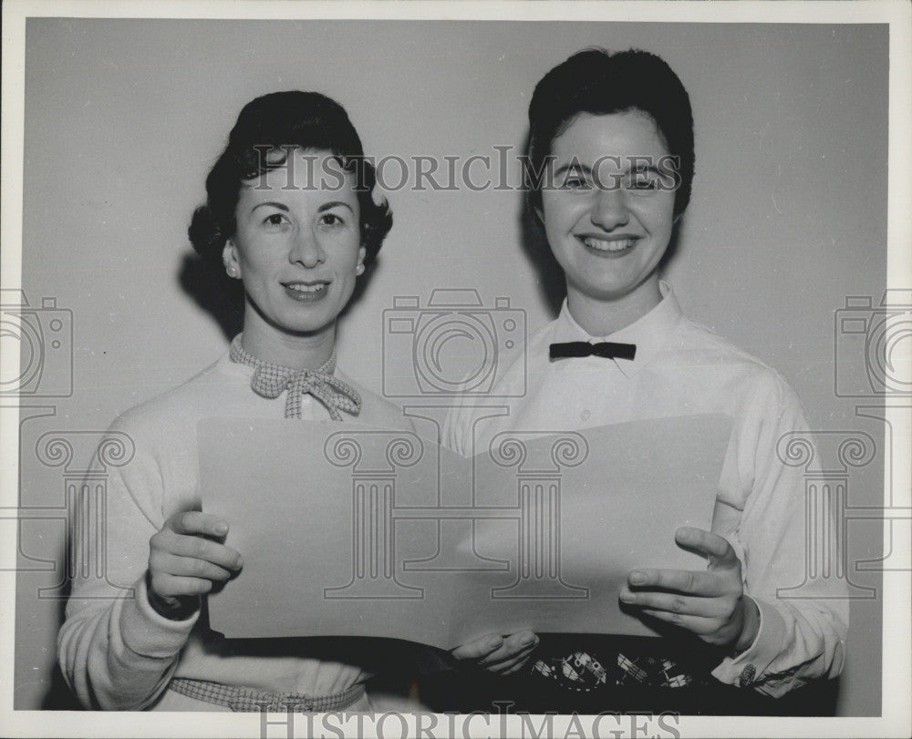 1955 Press Photo Isel Cutler &amp; Roberta Rubinstein, Jewish Mem Hospital comm. - Historic Images