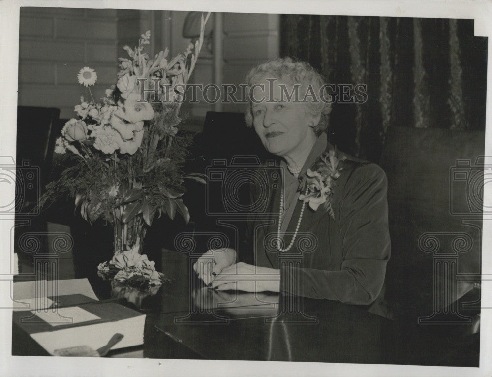 1949 Press Photo Mrs Leslie B. Cutler, Female State Senator from Mass. - Historic Images