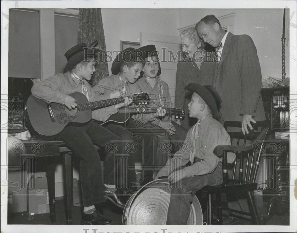 1956 Press Photo Bunker Hillbillies Red Feather Singers - Historic Images