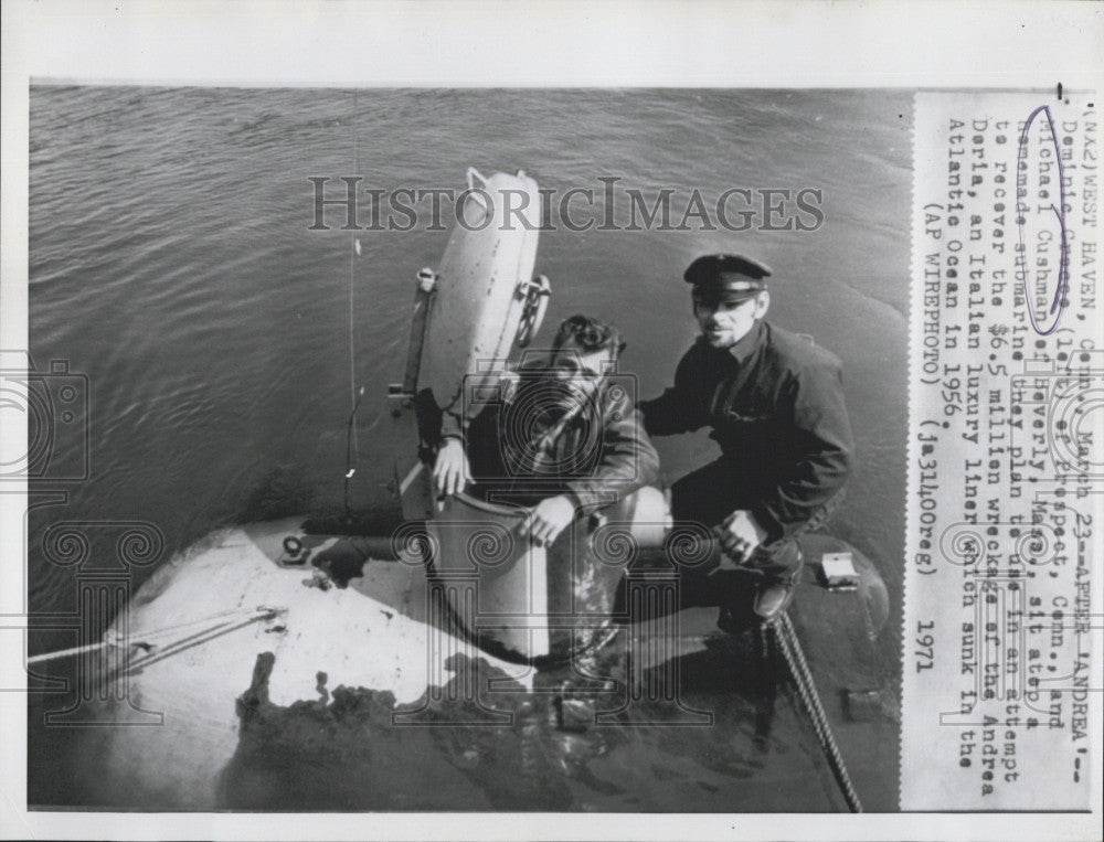 1971 Press Photo Michael Cushman &amp; Dominic Cracee &amp; their submarine - Historic Images