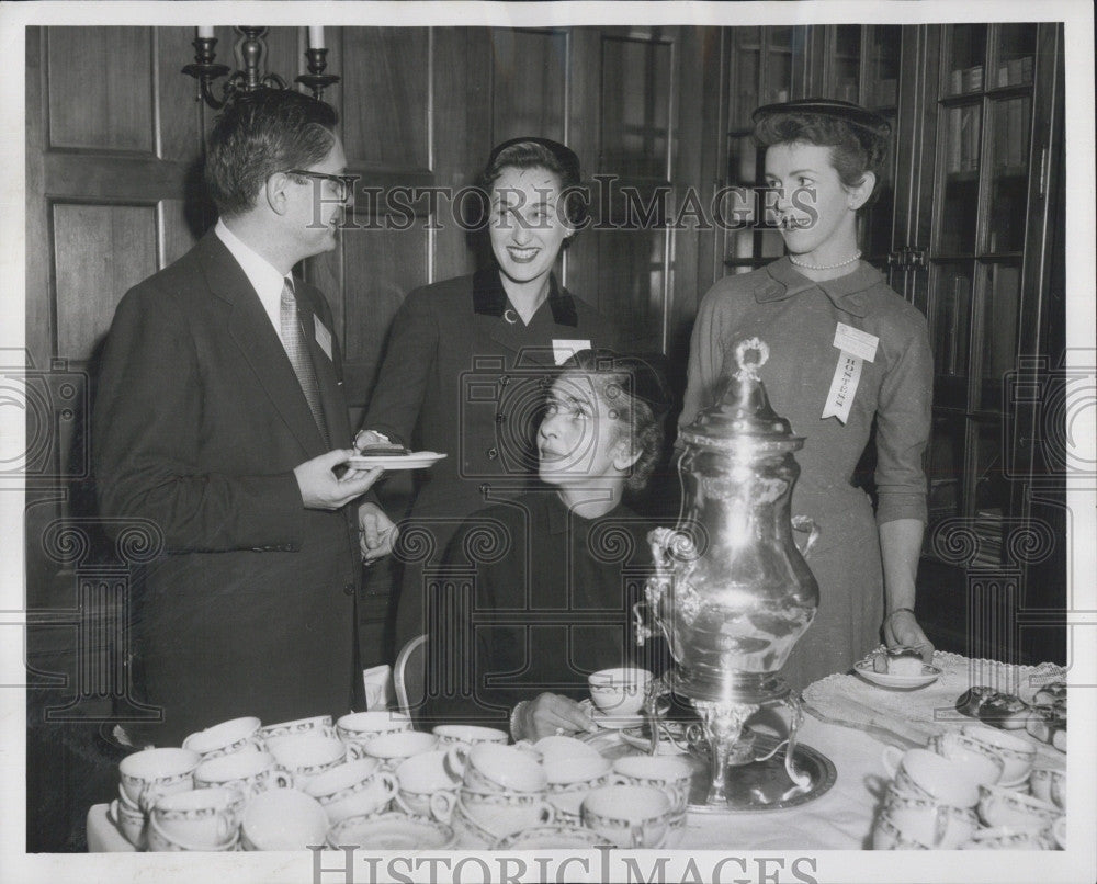 1955 Press Photo Dr &amp; Mrs  Melvin Kaplan  &amp; Mrs Al Gigot - Historic Images