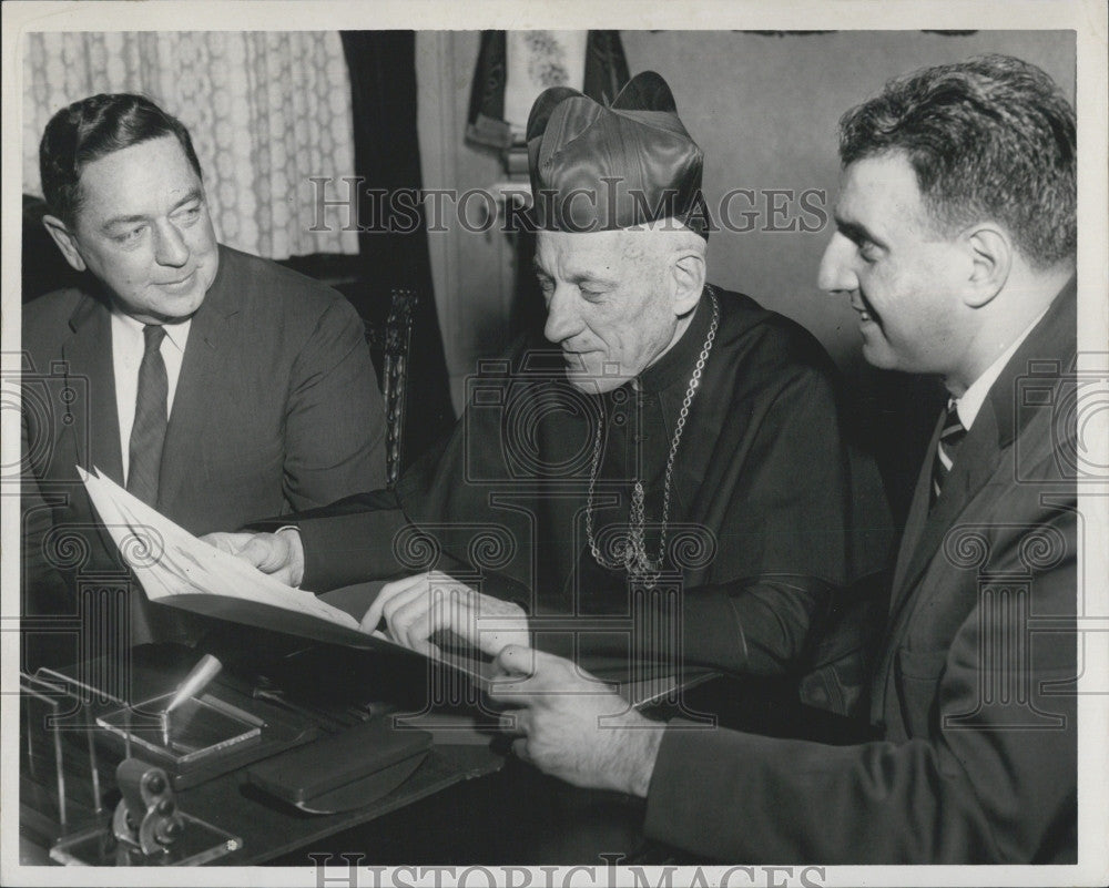 1960 Press Photo Archbishop Cushing, Harry Loftus &amp; Kuson - Historic Images