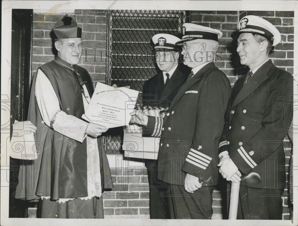 1944 Press Photo  Archbishop Richard J. Cushing, Lt B Kritman,Capt RE Lewis, - Historic Images