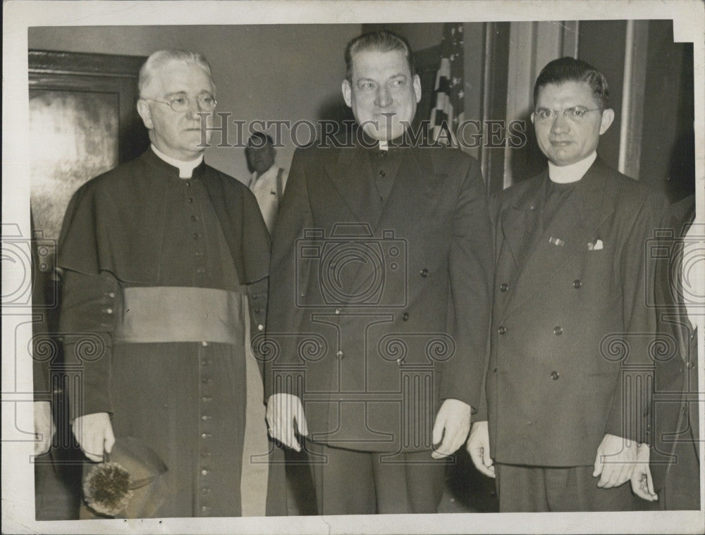 1945 Press Photo  Archbishop Richard J. Cushing, Msgr TR Reynolds,Rev B Clancy - Historic Images