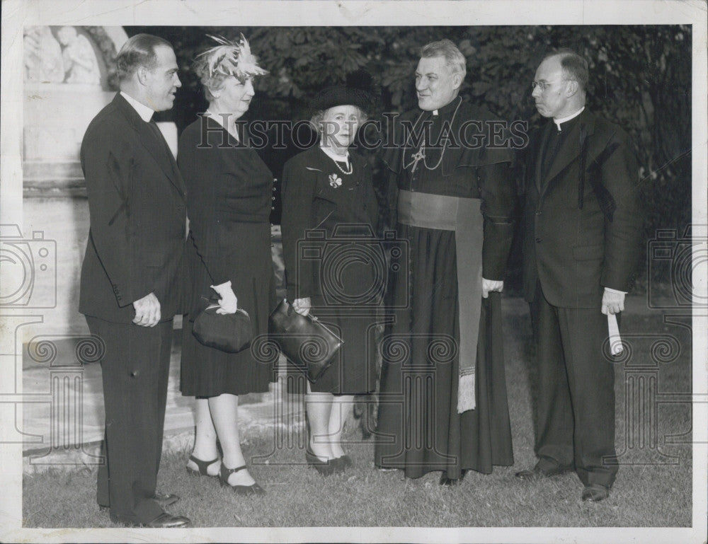 1948 Press Photo Archbishop Cushing, Rev GM Dowd,Mrs PT Kammerer,Mrs J Cavanaugh - Historic Images