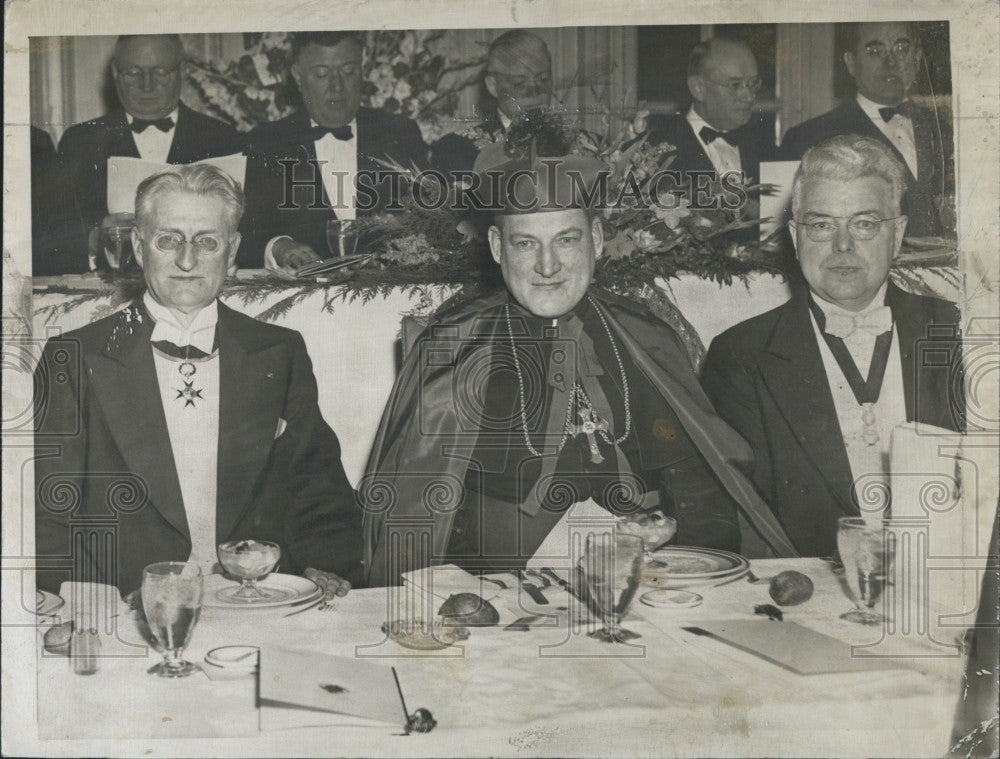 1946 Press Photo Archbishop Cushing, James Flanagan &amp; Judge John E. Smith - Historic Images