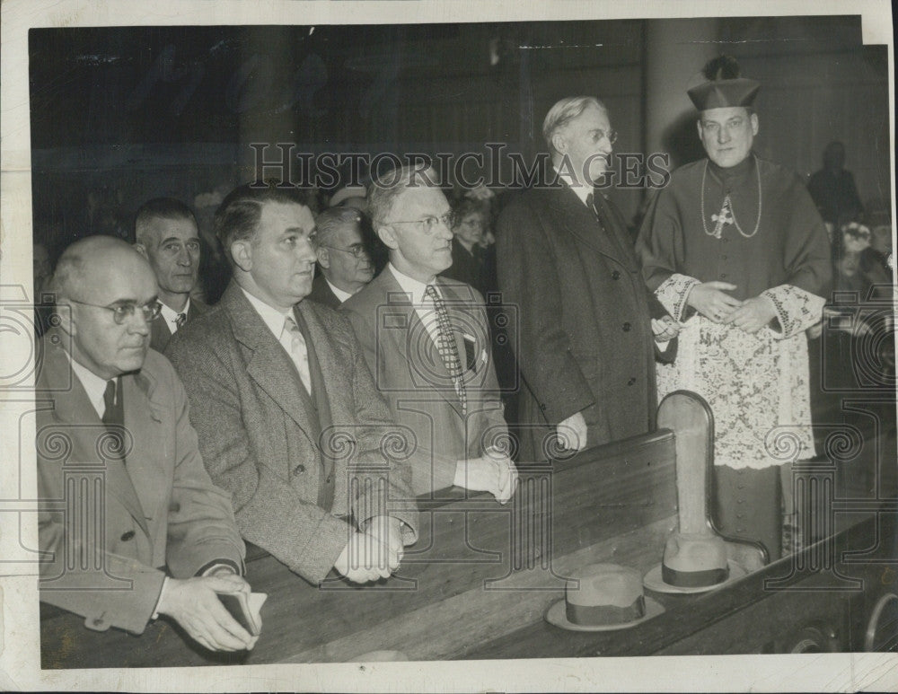 1946 Press Photo Archbishop Cushing at St Cecilia Church - Historic Images