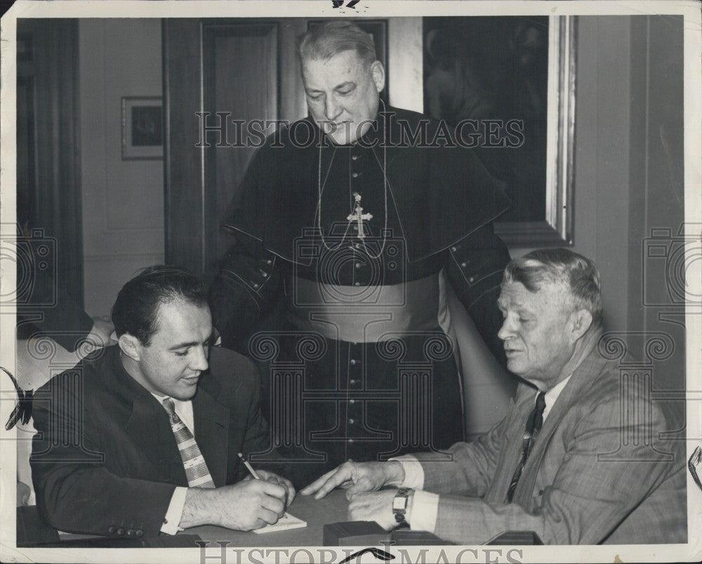 1954 Press Photo Archbishop Cushing, Vern Gagne &amp; Hans Schmidt - Historic Images