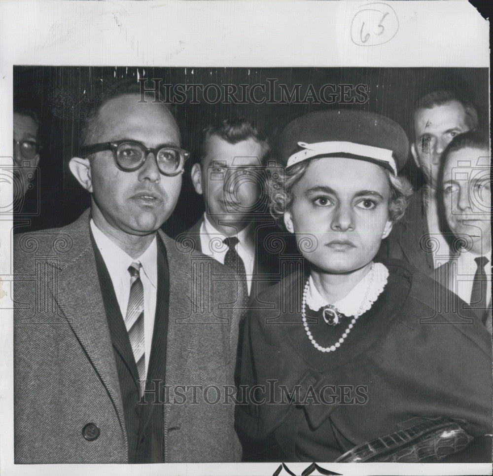 1958 Press Photo Dr. Bernard Schwartz, New York University Law Professor &amp; Wife - Historic Images