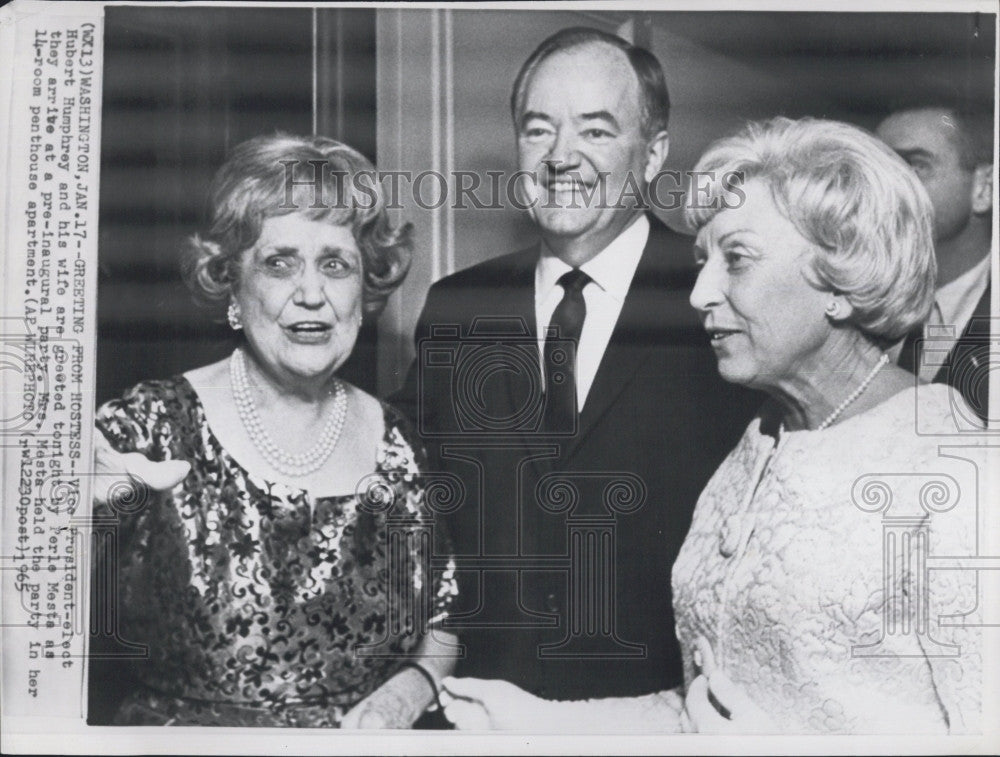 1965 Press Photo Hubert Humphrey and Wife, US Ambassador Perle Mesta at Party - Historic Images