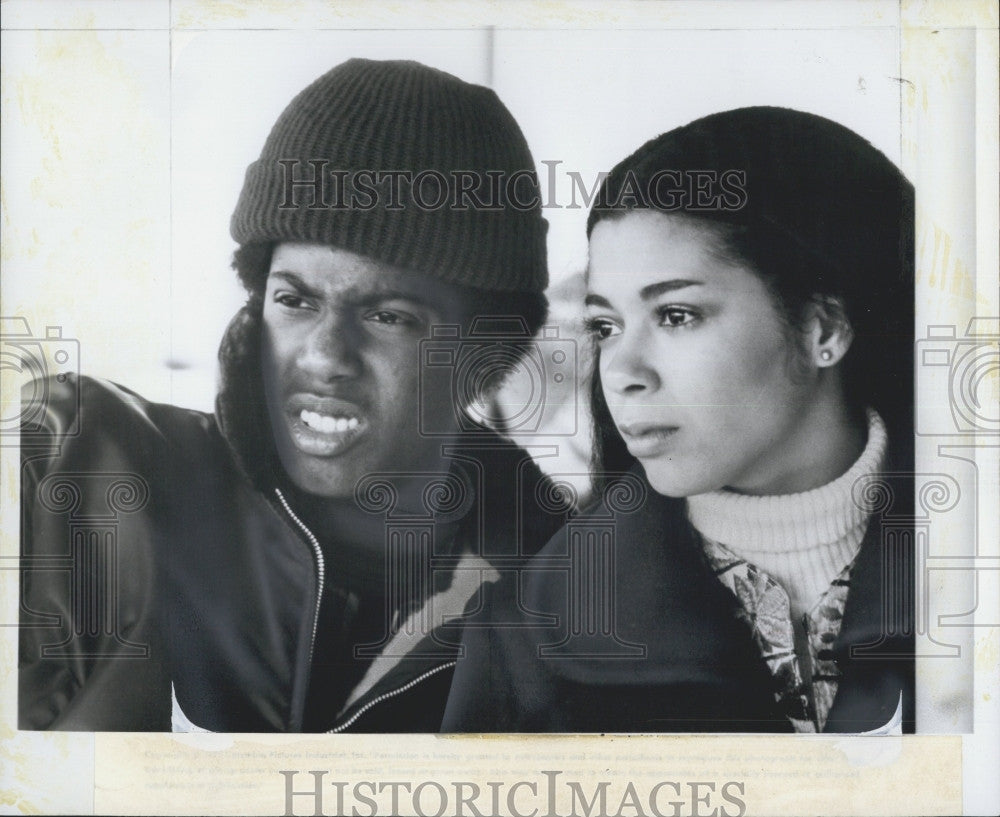 1975 Press Photo &quot;Aaron Loves Angela&quot; Kevin Hooks &amp; Irene Cara - Historic Images