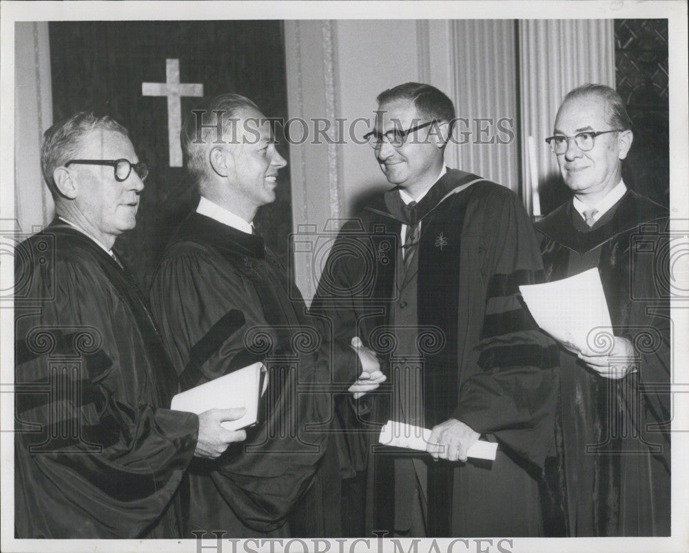 1959 Press Photo Rev Jack Mendelsohn With Others - Historic Images