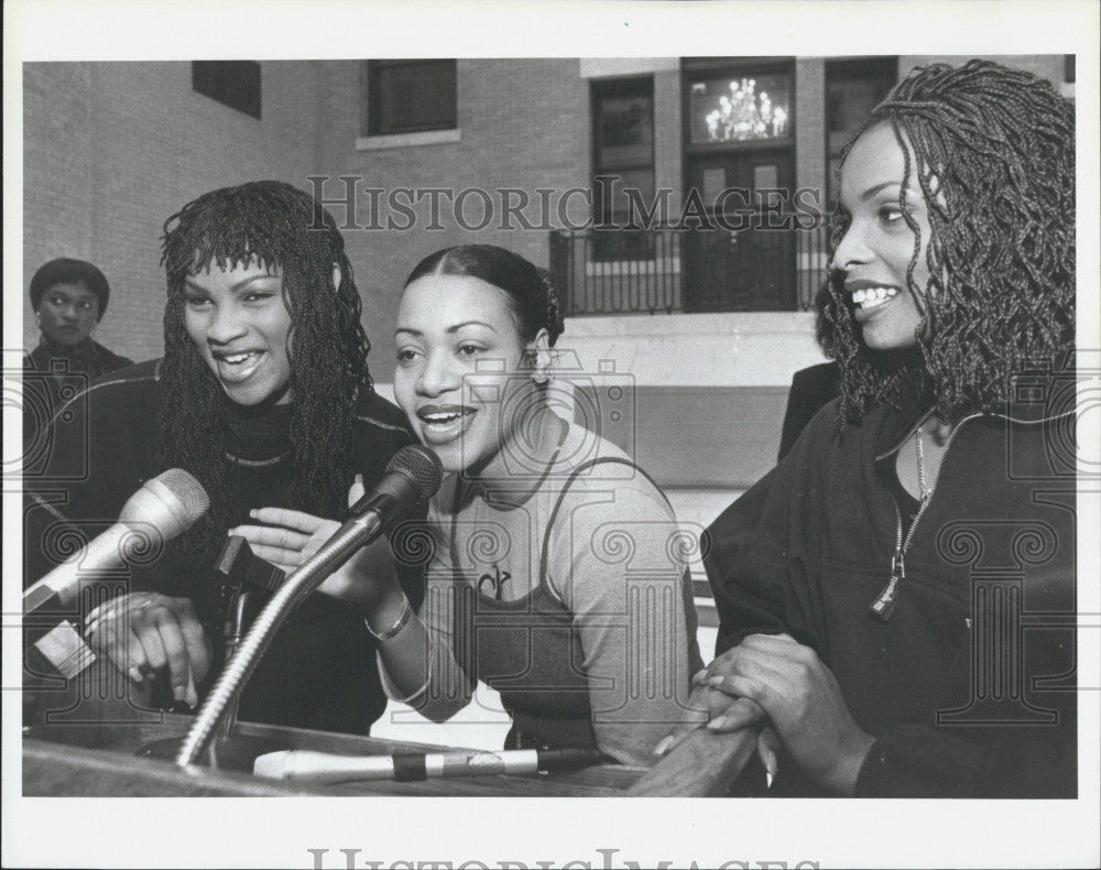 1995 Press Photo Salt n Pepa At Statehouse To Receive Proclomation - Historic Images