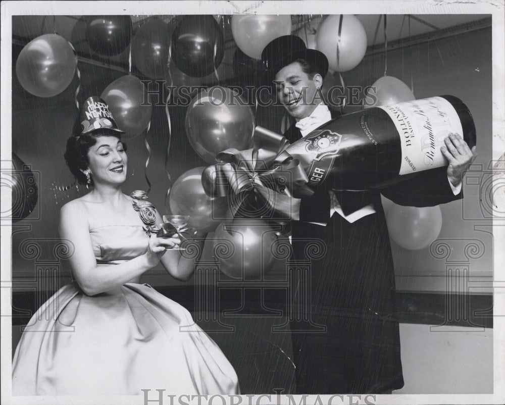 1960 Press Photo Frank Schulte Mary Bradley &quot;The Best of Cole Porter&quot; - Historic Images