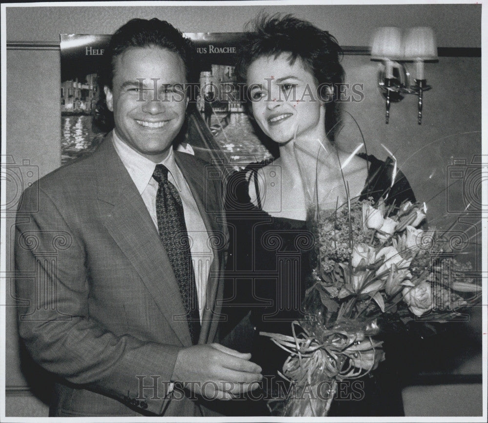 1997 Press Photo Helena Bonham Carter receive award from Boston Film Festival. - Historic Images