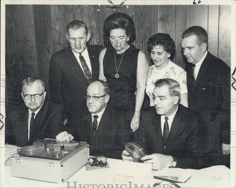 1967 Press Photo Dr. Vincent Carroll at Voice of Democracy Essay Contest - Historic Images