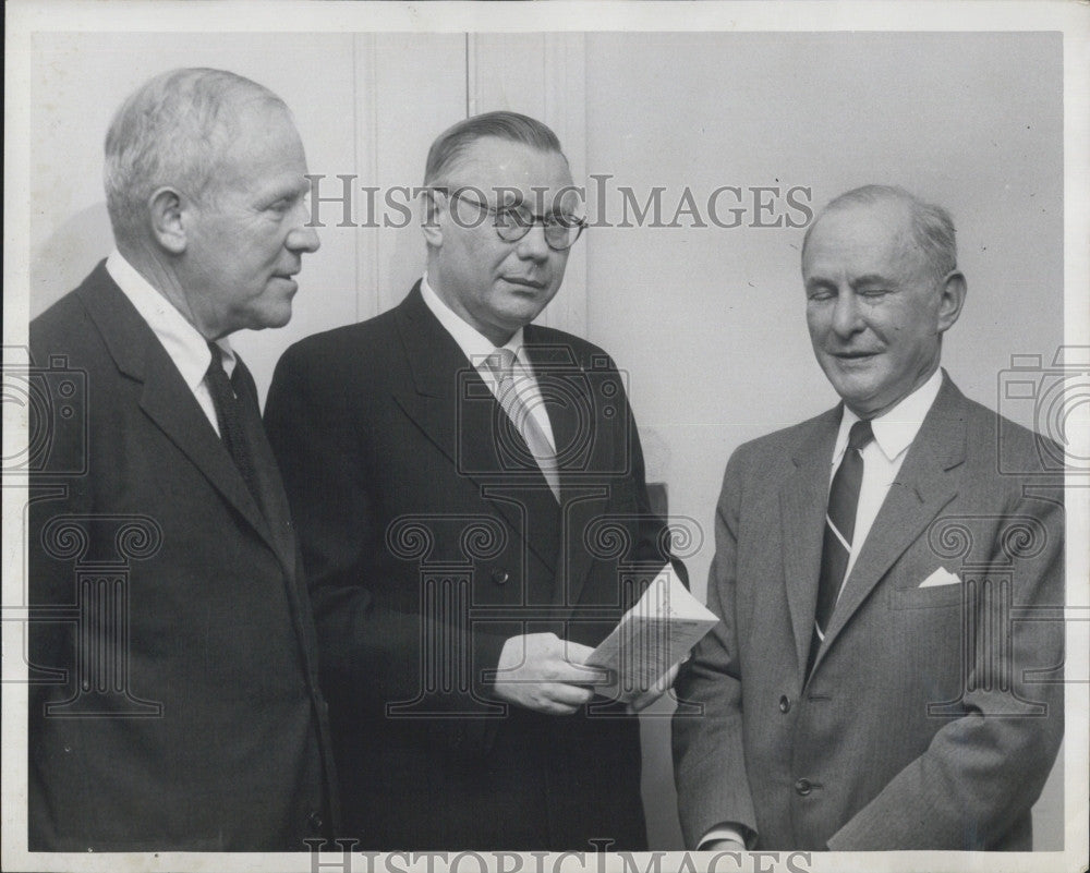 1958 Press Photo Louie Smith, Arkady Sobolev, Judge Reuben at Jordon Hall - Historic Images