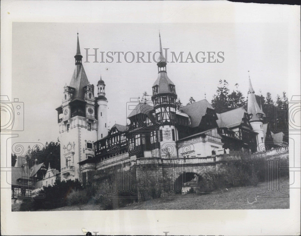 1948 Press Photo Home built in fashion of castle - Historic Images