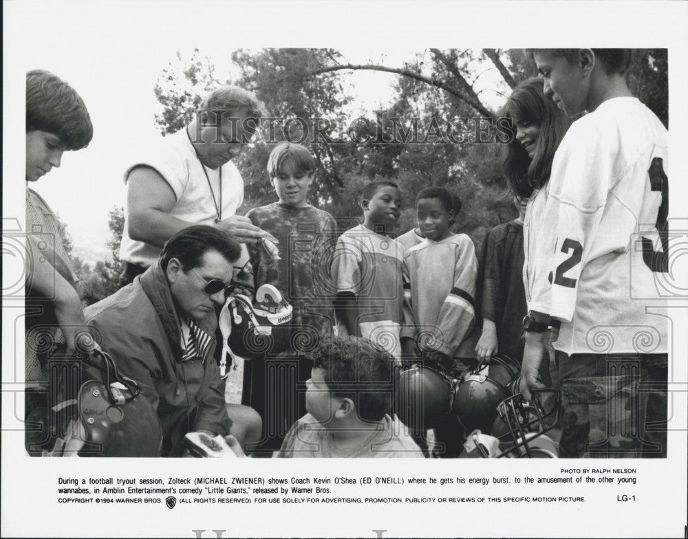 1994 Press Photo Michael Zwiener and Ed O&#39;Neill in &quot;Little Giants&quot; - Historic Images