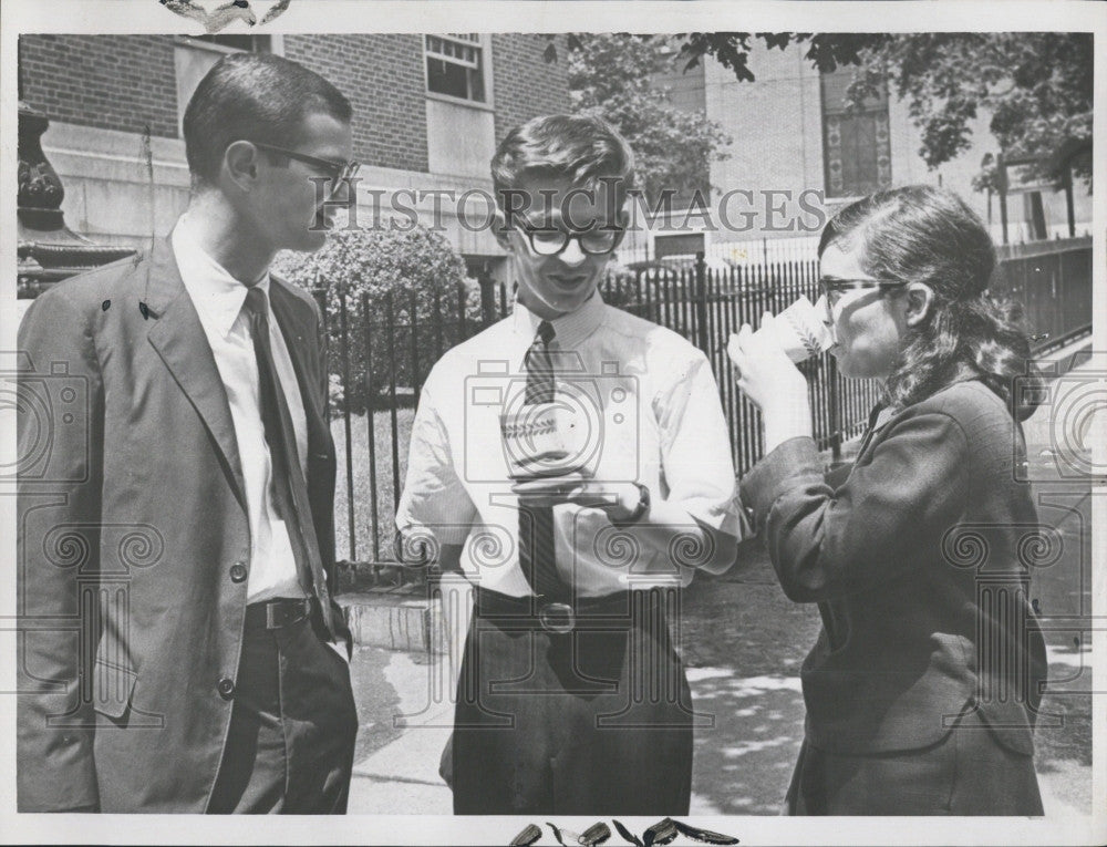 1964 Press Photo Clayton RUby, John Seeley and Vicki Hollenberh at trial - Historic Images