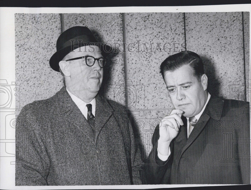 1963 Press Photo Superintendent Martin Leach and councilman Arthur Beaudette - Historic Images