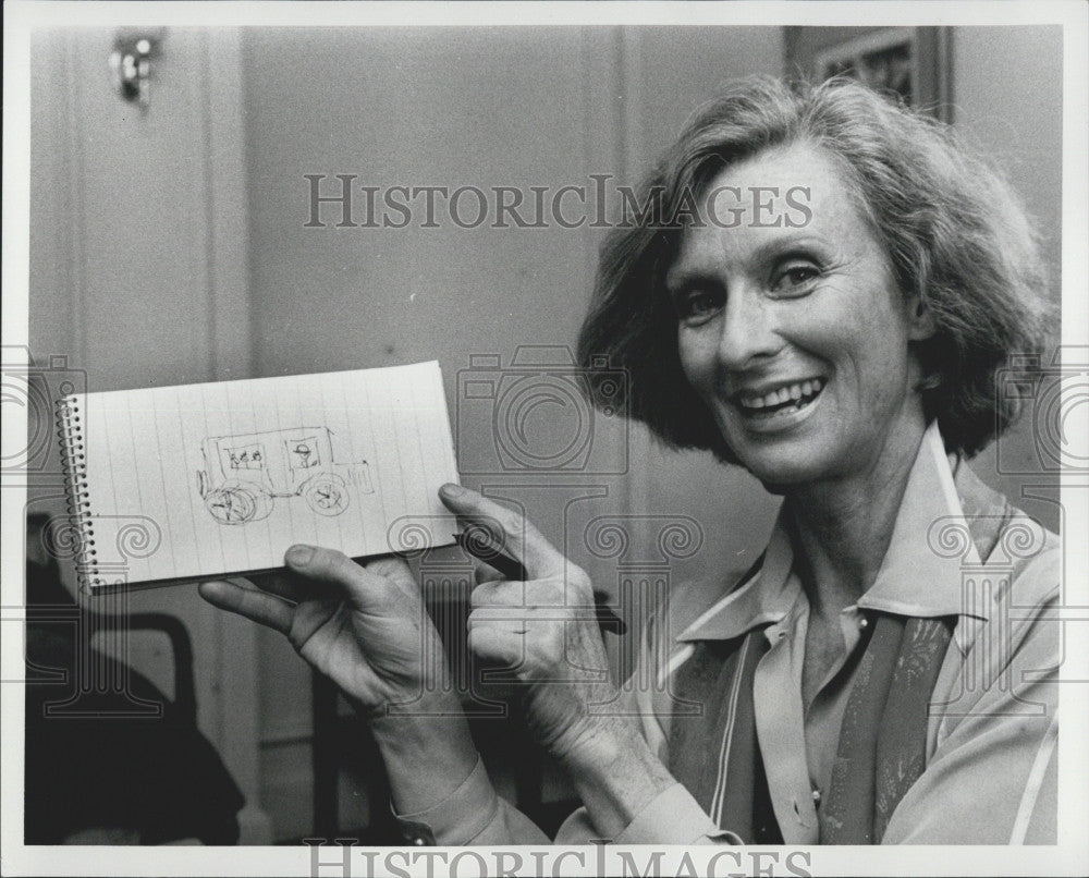 1979 Press Photo Actress Cloris Leachman posing for photo - Historic Images