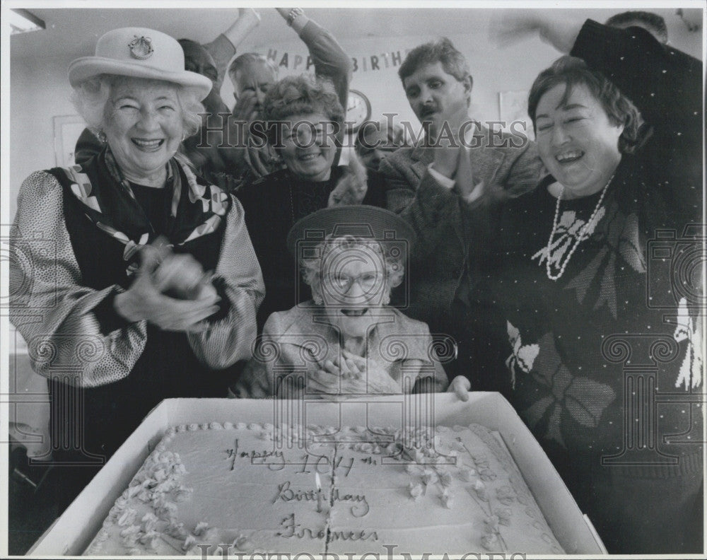 Press Photo Frances Leary, 104 yrs old, M Murray,Ad Dickerson,J Dean,T Parks - Historic Images